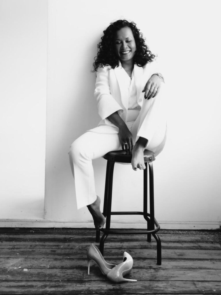 Laten we elkaar ontmoeten Lisa Enik